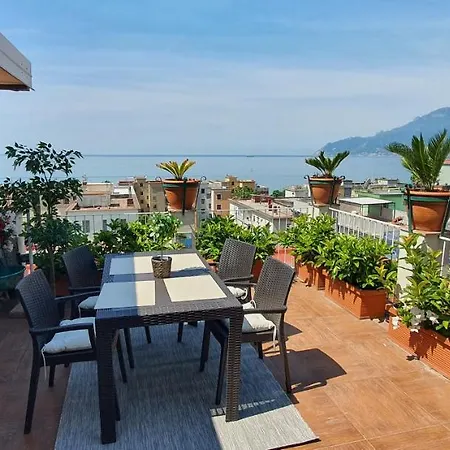 Amalfi Coast View 度假居 *